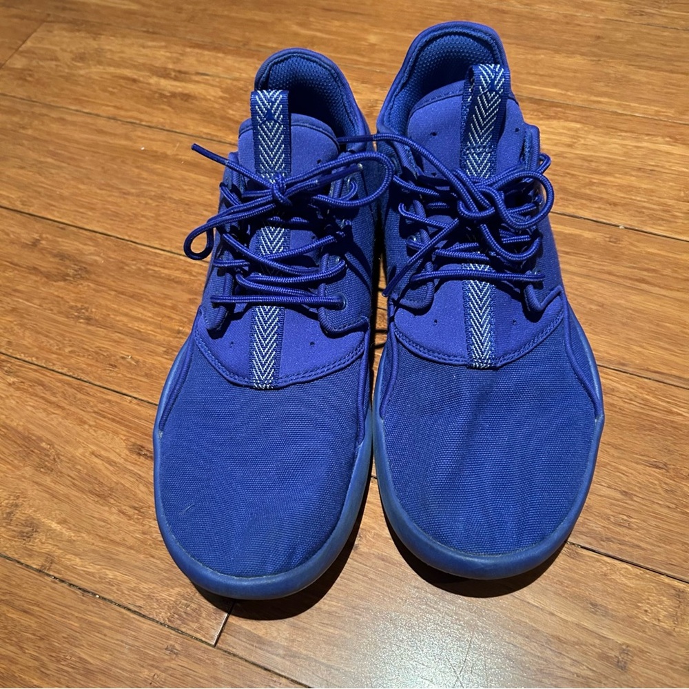 Jordan eclipse blue 7Y/8.5W